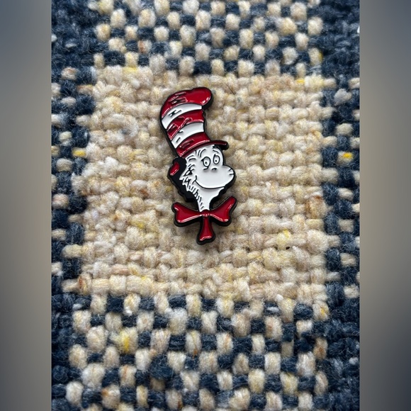 Cat in the Hat pin - Picture 1 of 2